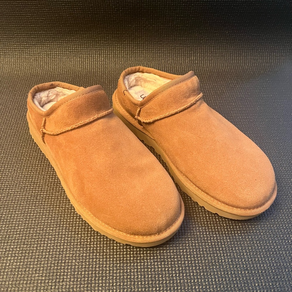 UGG Classic Slipper (Women)